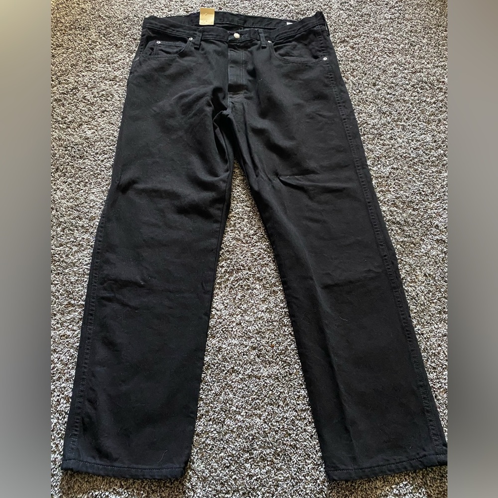 NWT Mens Wrangler Rugged Wear Relaxed Fit 38-30